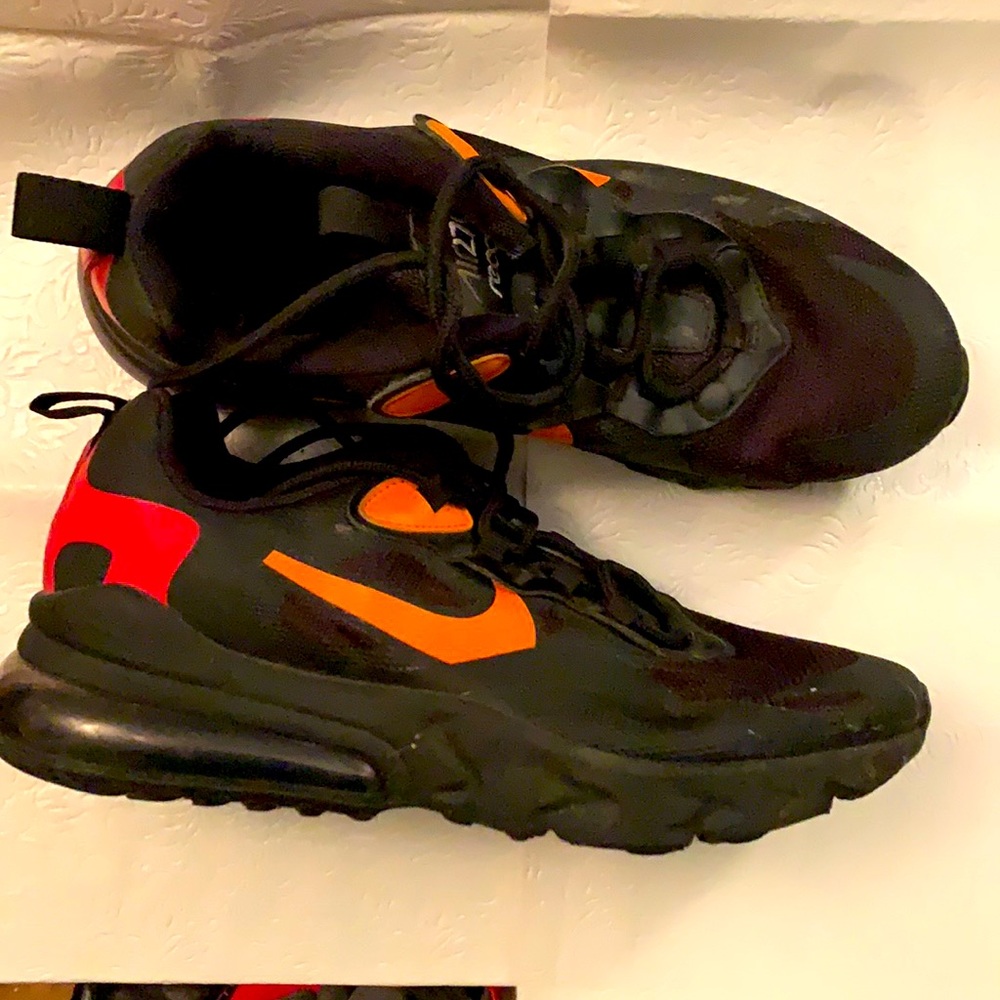 EUC Nike